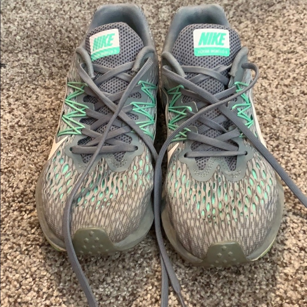 Nike zoom tennis shoes